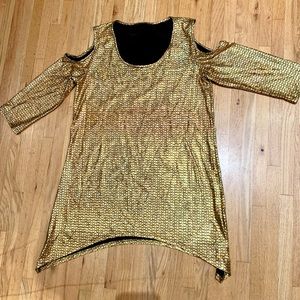 NWOT Gold Shimmery Cold Shoulder Top -Size M